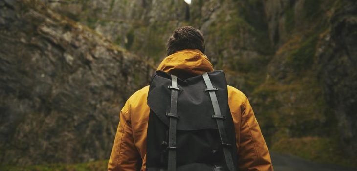 What Are the Most Useful Gadgets You Should Have When You Are Hiking?